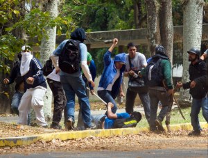 Entregarán a Fiscalía evidencias de paramilitares que atacaron a estudiantes en la UCV