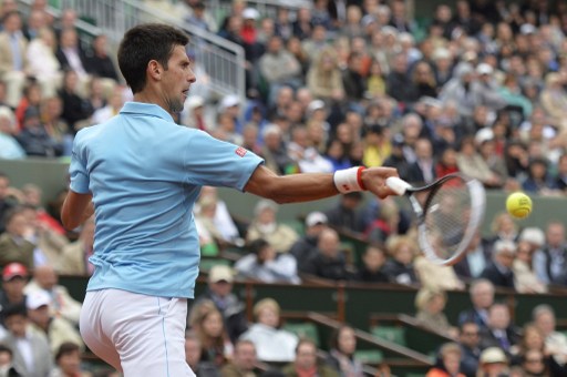 Djokovic debuta en Roland Garros con victoria ante Sousa