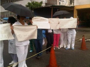 Trabajadores de la salud protestan por la inseguridad #8M (Fotos)
