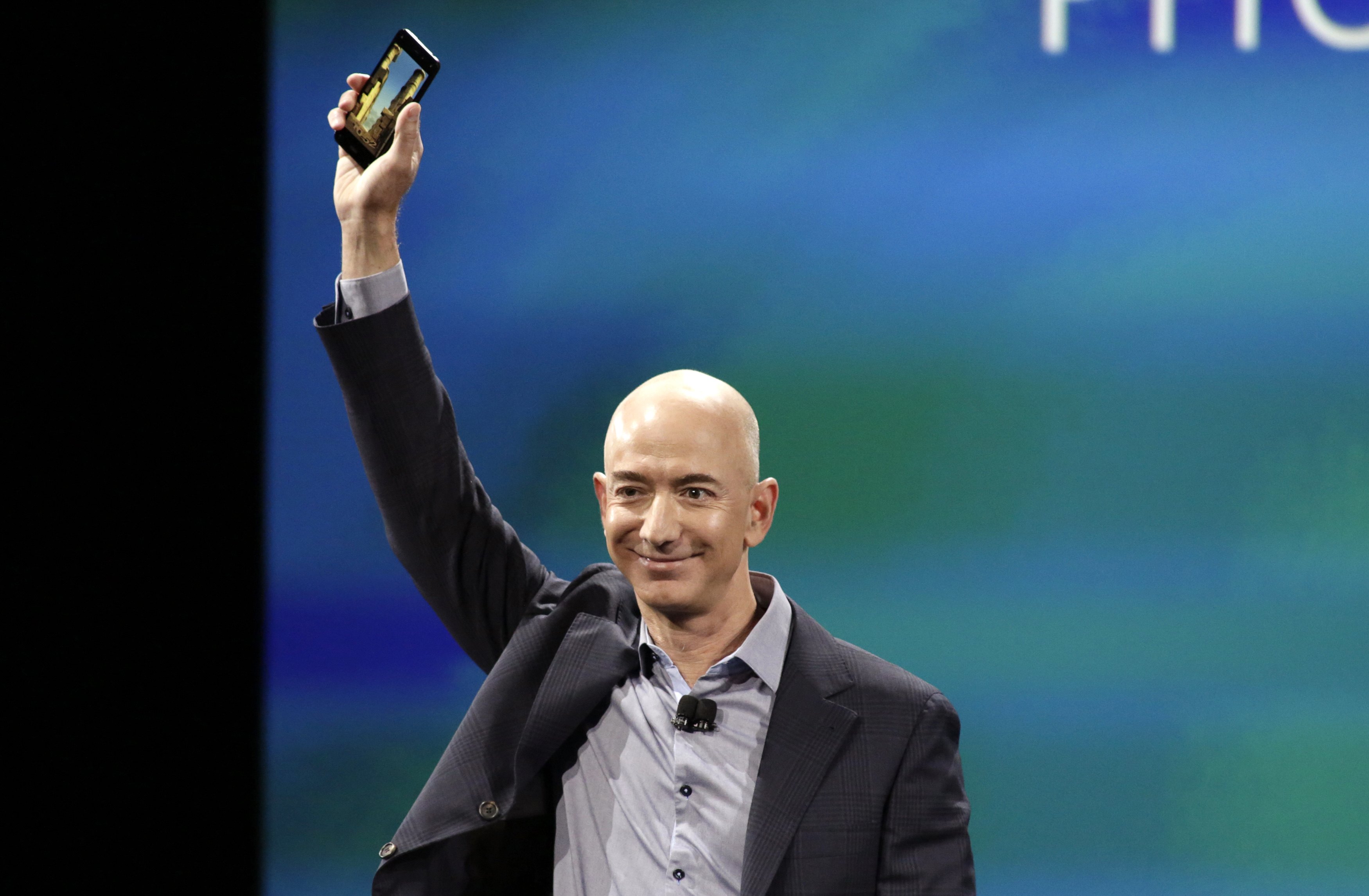 Jeff Bezos es el primer “cienmilmillonario” de la historia moderna