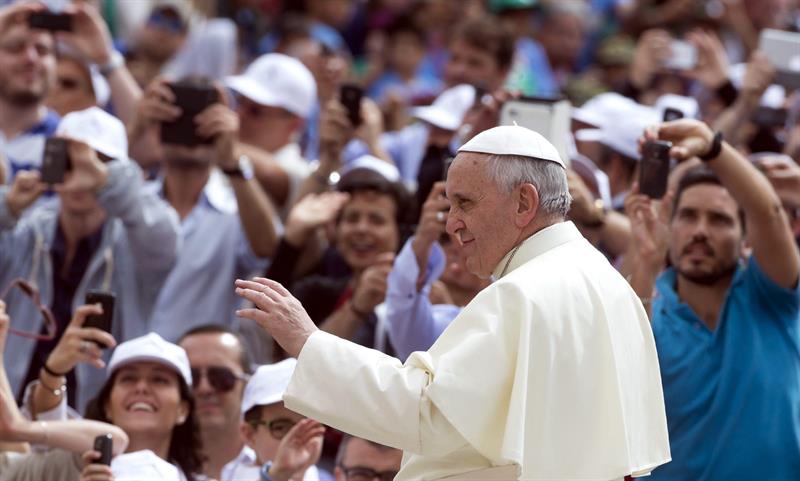 Papa Francisco muestra su preocupación por el conflicto en Irak