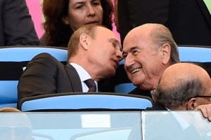 El chiste de Putin en el Maracana debe ser bueno… Blatter sonríe