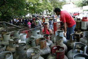 Los tachirenses viven un viacrucis para conseguir gas doméstico