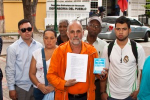 Ismael León a Defensora del Pueblo: ¿Usted cumple con la ley o es cómplice de la corrupción?