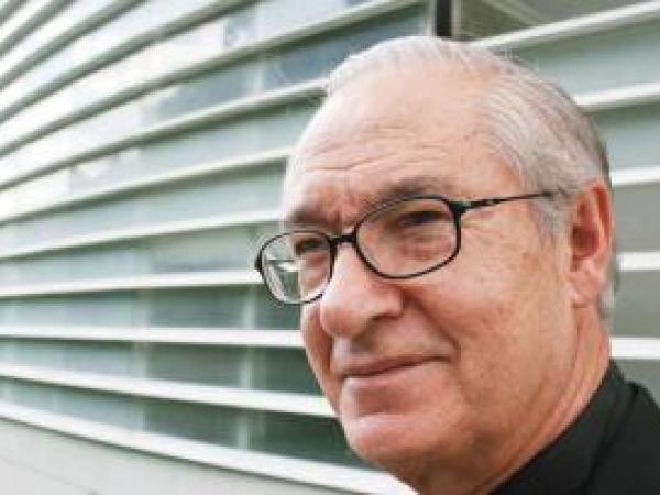 Padre Luis Ugalde llama a ciudadanos demócratas a desconocer pretensión dictatorial del gobierno