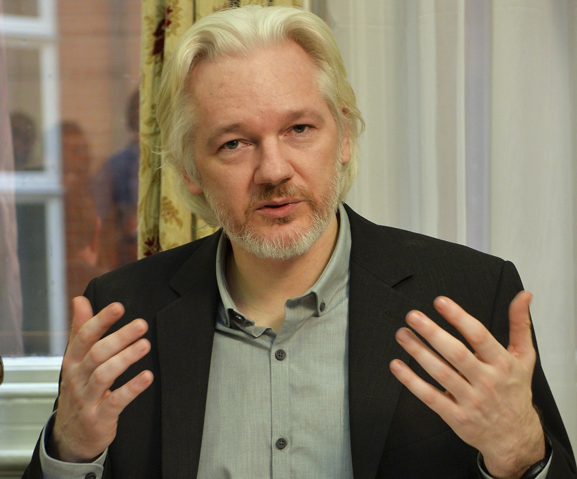 Ecuador cooperará con Suecia para interrogatorio a Assange