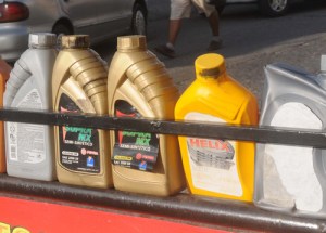 Hasta mil bolívares cuesta un litro de aceite para motor