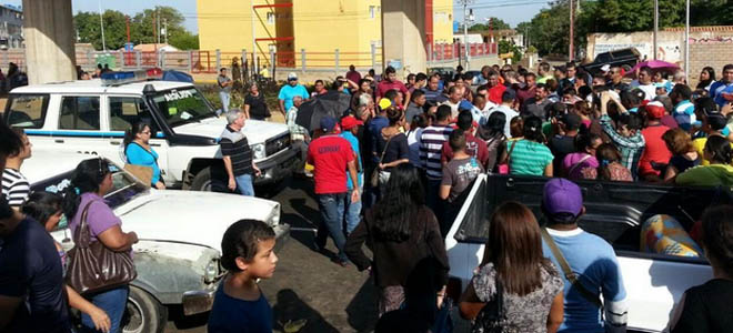 Protestan frente al Saime de Maracaibo para que entreguen los pasaportes