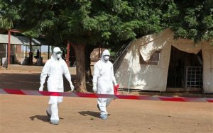Anciana muere por ébola en Mali, donde la epidemia se extiende
