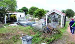 Cementerios de Anzoátegui muestran su peor cara