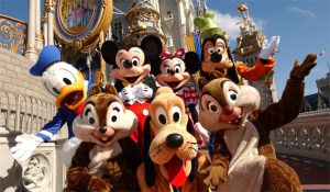 El estricto reglamento para trabajar en los parques Disney