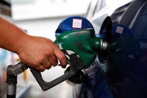 El Gobierno tiene previsto aumentar el precio de la gasolina