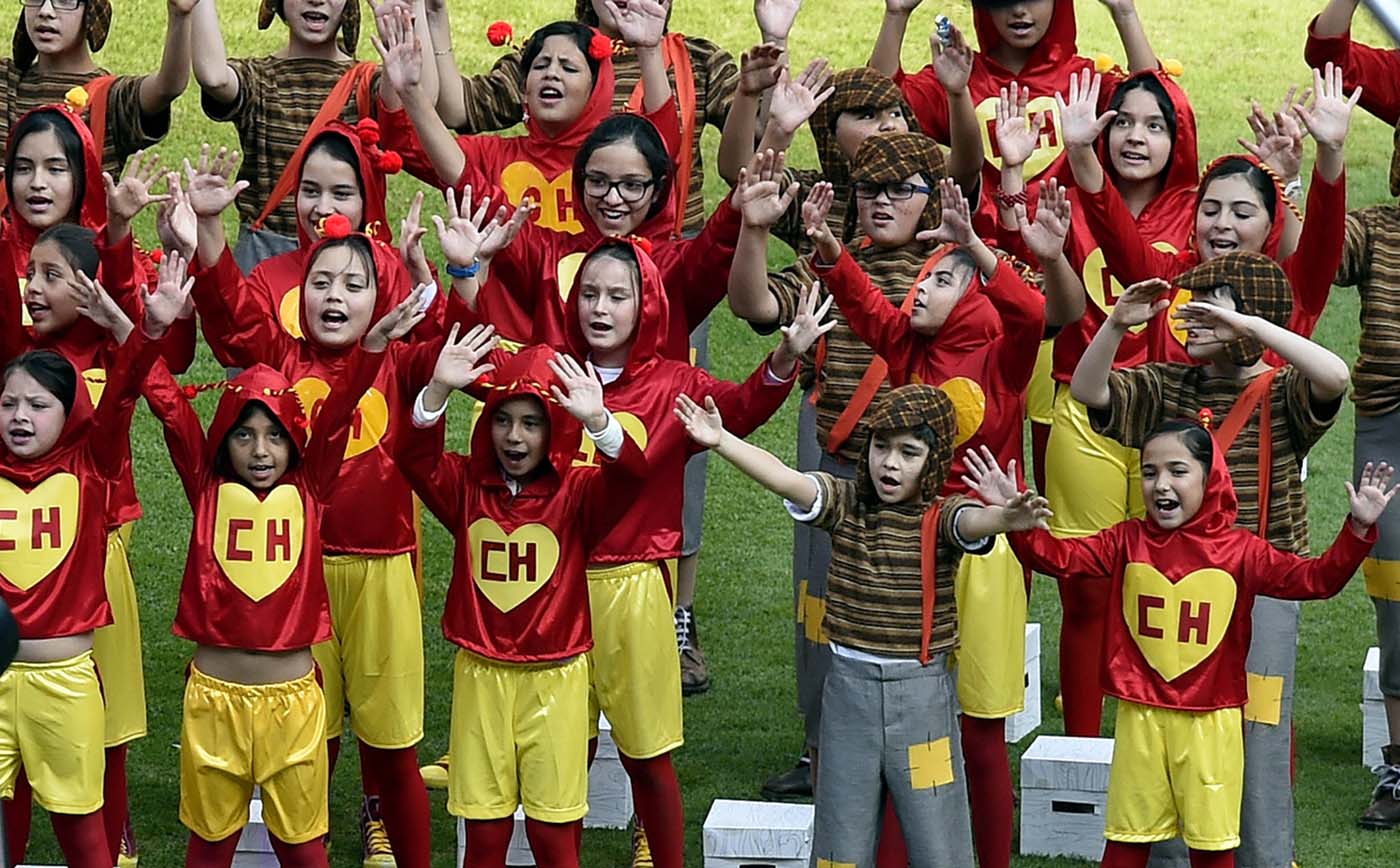 México dice adiós a su querido Chespirito con un multitudinario homenaje (Fotos)