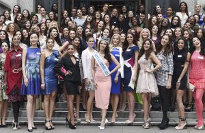 Las candidatas latinas esperan optimistas el certamen de Miss Mundo