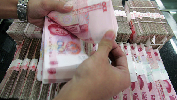 Incautan 32 millones de dólares en efectivo en casa de funcionario chino