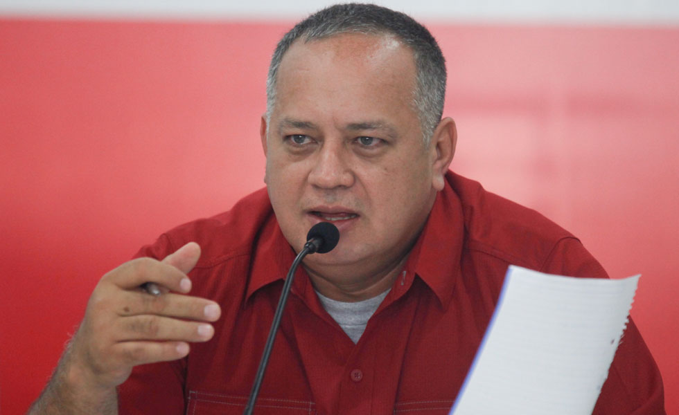 Cabello dice que la oposición inventa saqueos