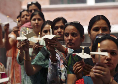Mueren ocho mujeres en programa público de esterilización en la India