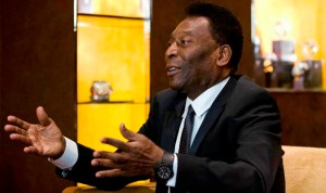 Pelé vuelve a ser internado en hospital de Brasil