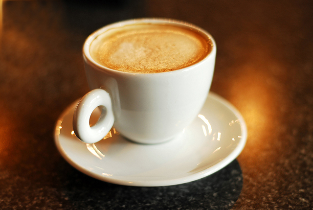 El color de la taza influye… ¿en el sabor del café?
