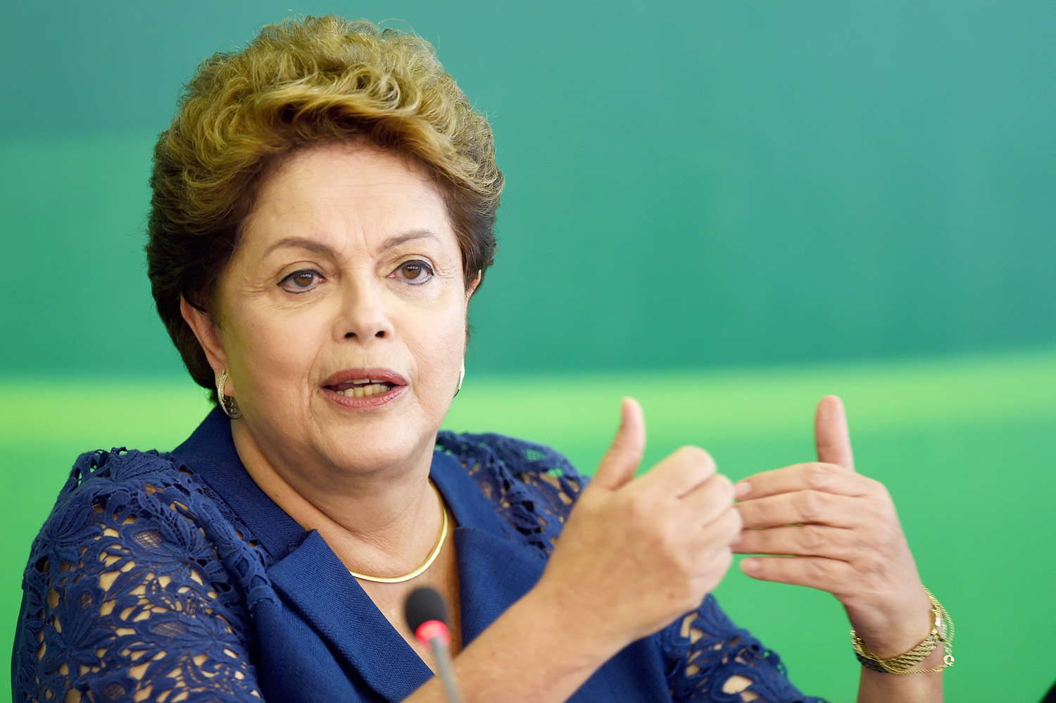 Rousseff inicia su segundo mandato con el reto de enderezar rumbo económico