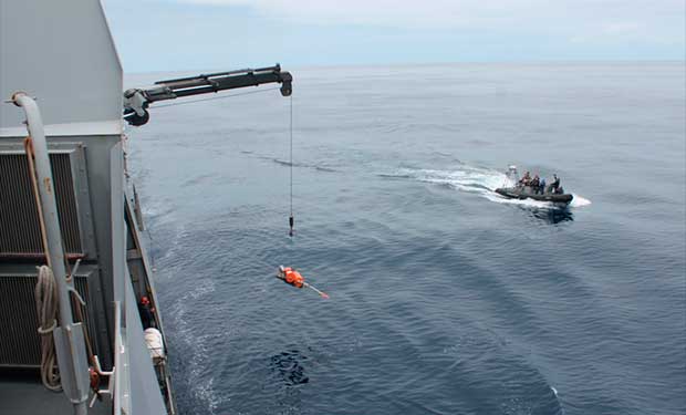Instalan 15 sismógrafos submarinos en el norte de Chile para recopilar datos