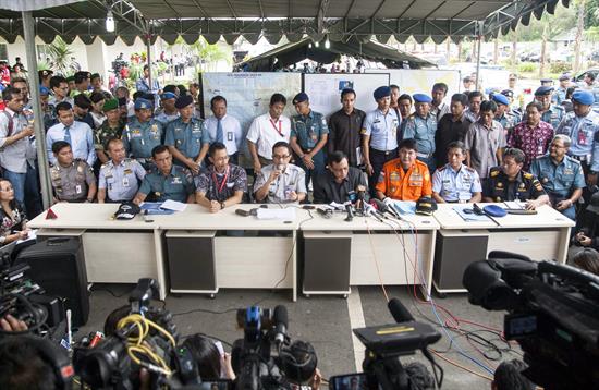 Los controladores denegaron la altitud requerida por piloto de avión AirAsia