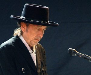 Subastan letras de canciones escritas po Bob Dylan
