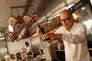 Demandan a famoso chef por dar la peor carne a la clientela asiática