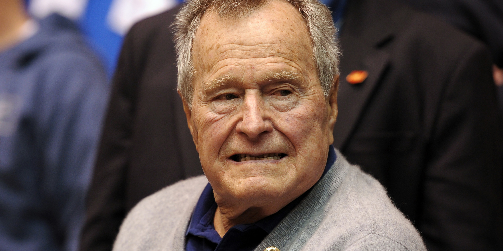 El expresidente George H.W. Bush vuelve a respirar con normalidad