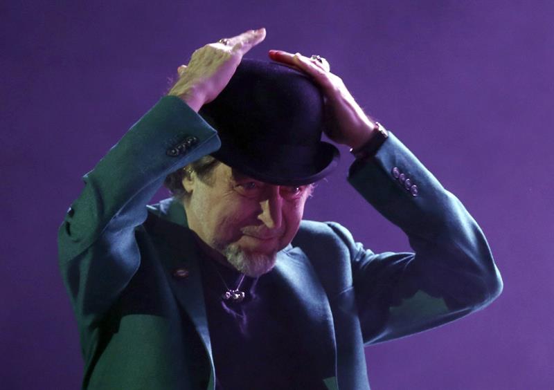 Joaquín Sabina sufre un ataque de miedo en pleno escenario