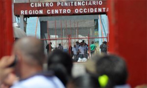 Un muerto y once heridos en el Centro Penitenciario Fénix de Barquisimeto