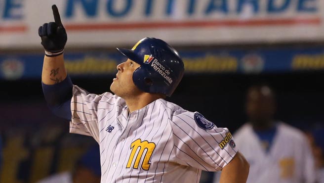 Magallanes derrotó al Caracas y complicó sus posibilidades de clasificación