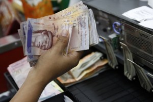 Desde este domingo el salario mínimo es de 5.634,47 bolívares