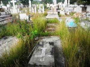 Cementerio de Upata sumergido en el abandono
