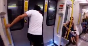 ¿Flash? Hombre desafía en velocidad a un tren y le gana (Video)