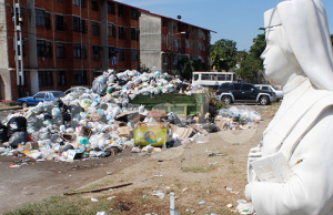 La basura ahoga a distintas comunidades de Maracay