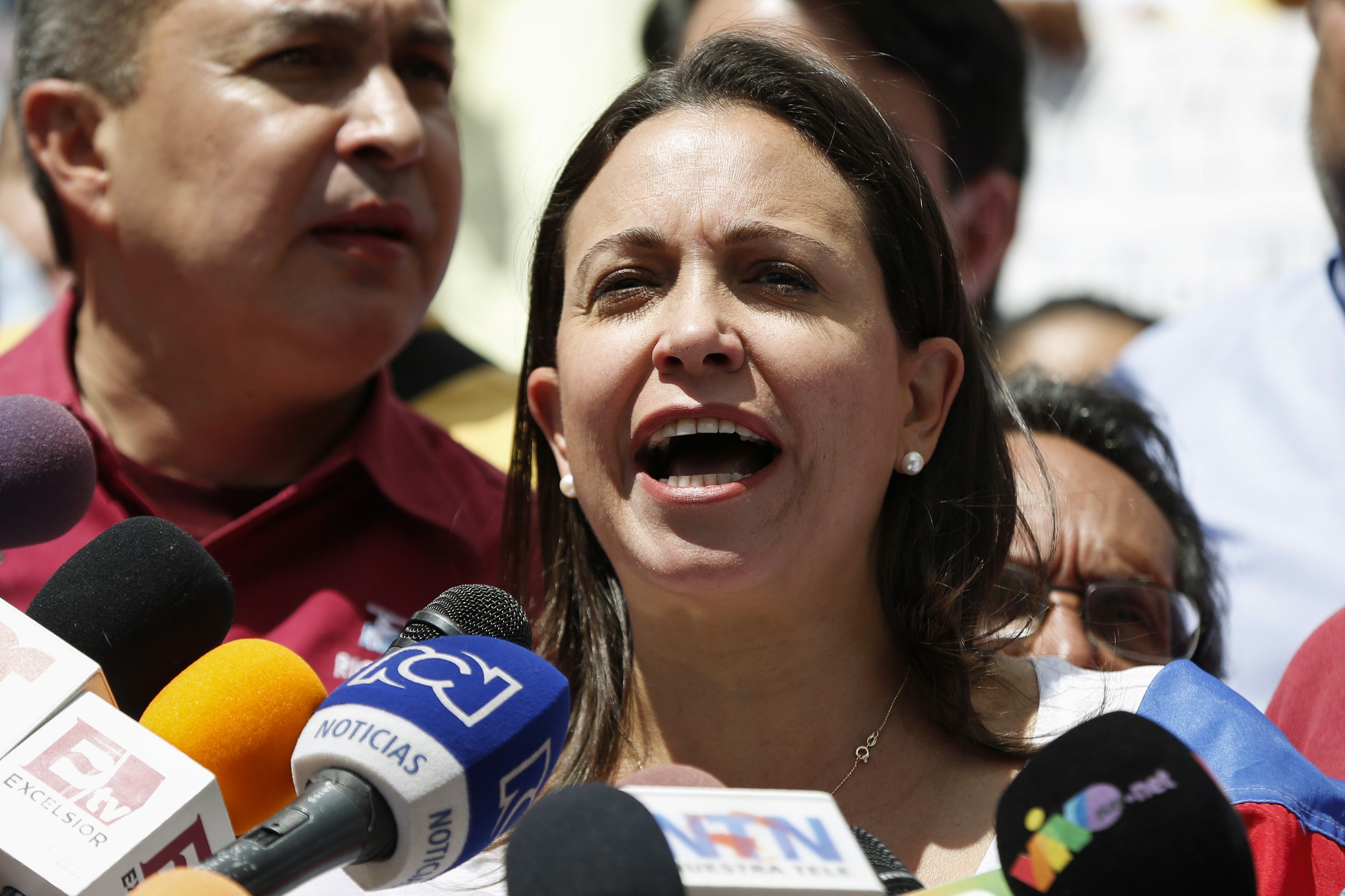María Corina Machado exige destituir a Coronel acusado de vejar a la familia de López