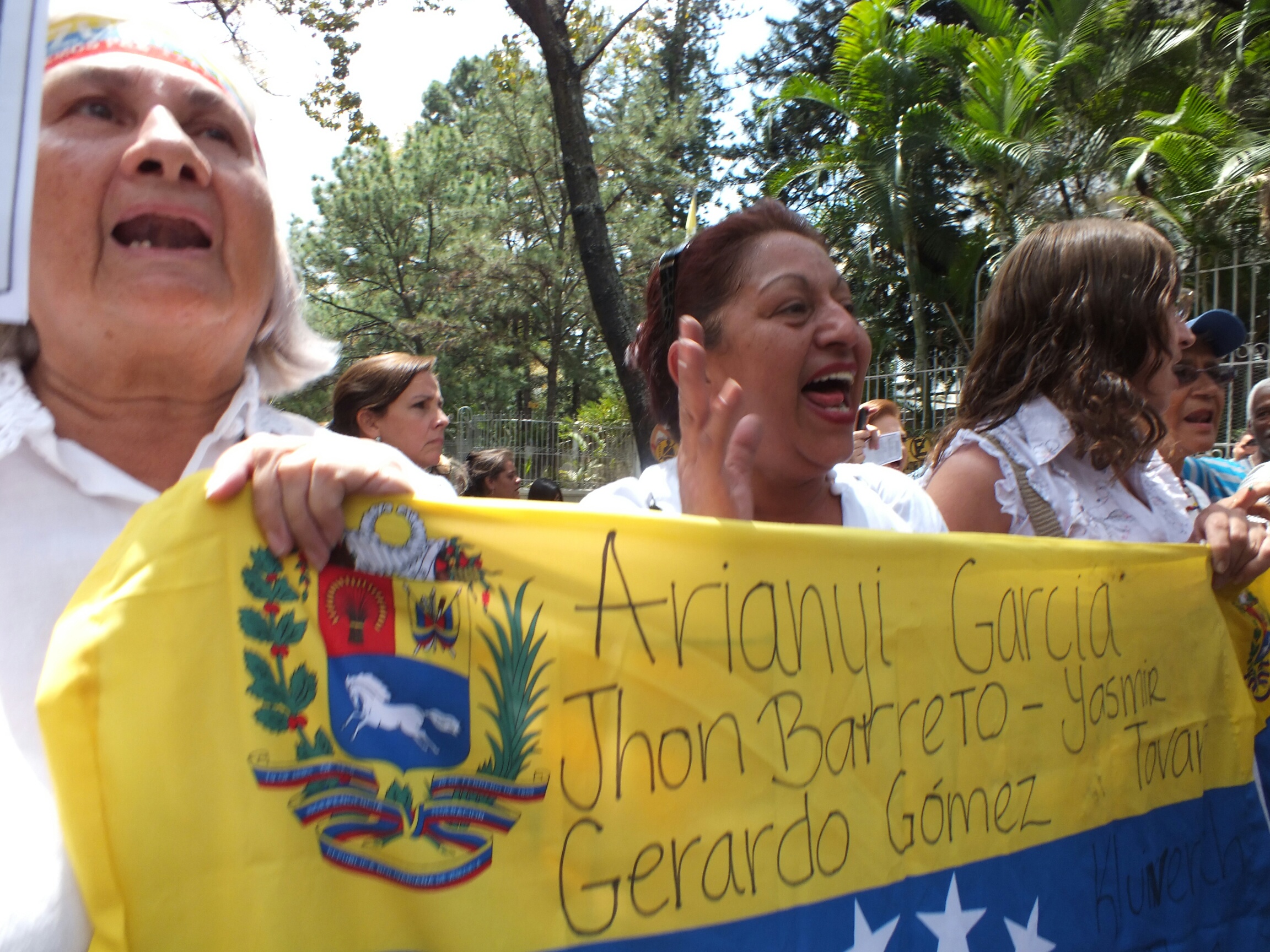 Madres venezolanas marcharon hasta la Nunciatura por asesinatos de jóvenes (Fotos)