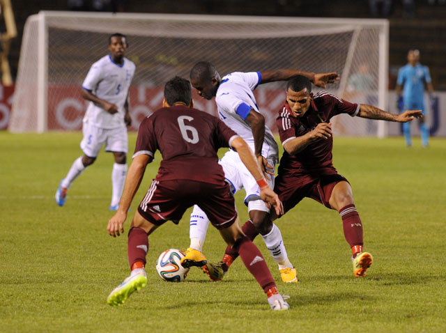 Venezuela derrota a Honduras 3 goles por 2