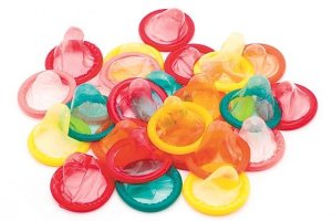 Crean preservativos que cambian de color al detectar ETS