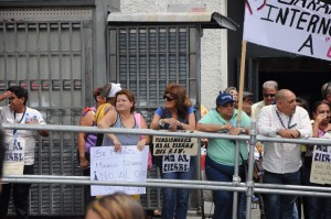 Familiares de presos de El Rodeo protestaron durante Memoria y Cuenta en la AN (Fotos)