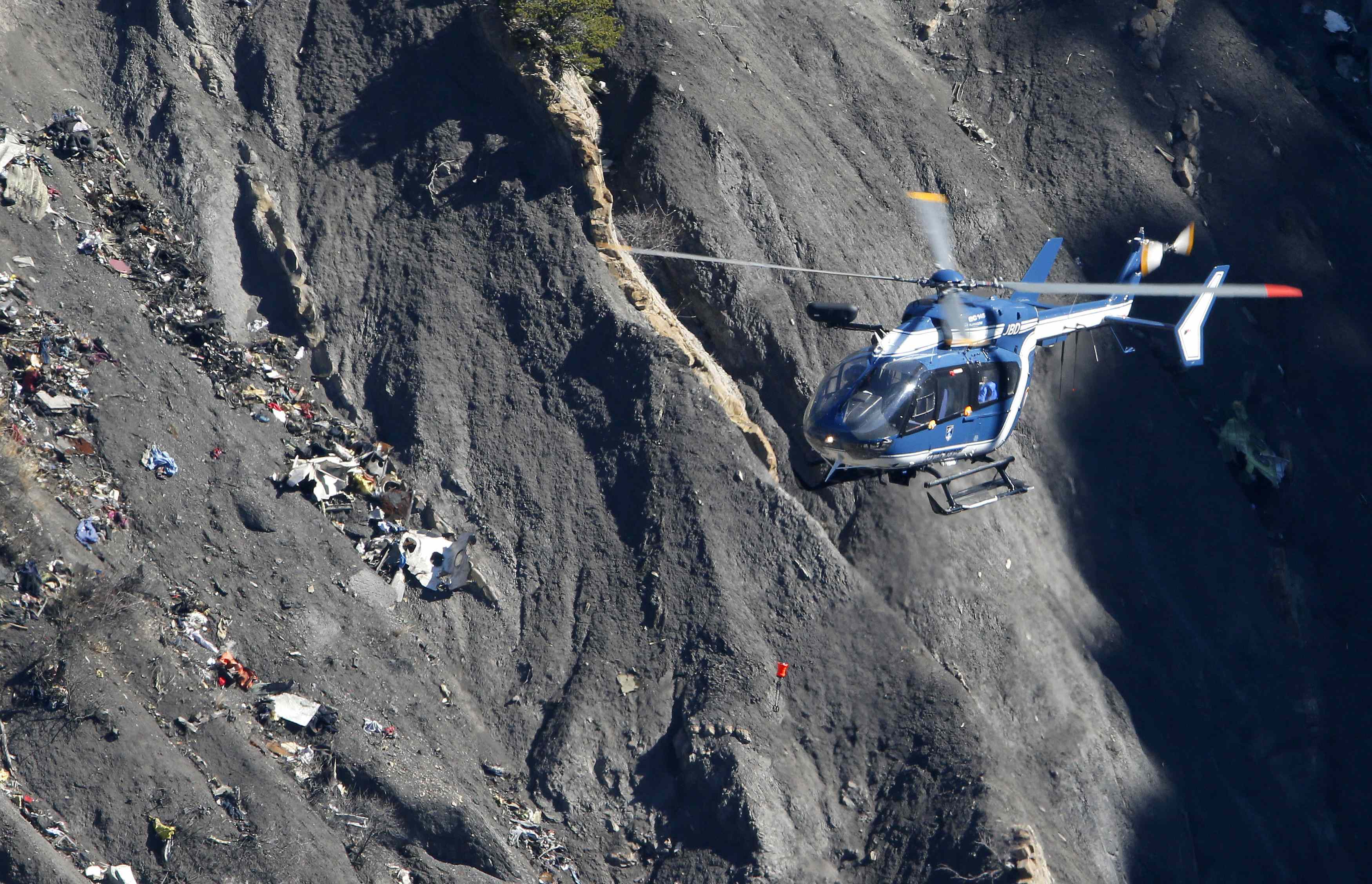 La larga y difícil identificación de las víctimas del avión de Germanwings