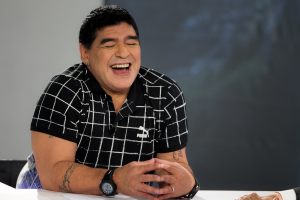 Maradona disfruta escándalo de corrupción de Fifa