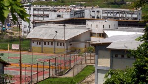 Arroz medio crudo o animales domésticos: El “alimento” de los presos en Venezuela