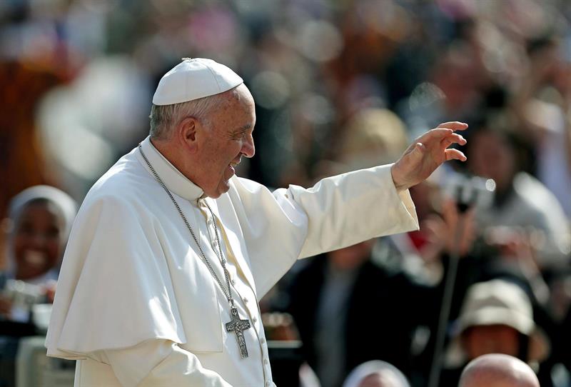 El papa Francisco considera que en algunos casos el divorcio es necesario