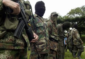 Grupos armados aprovechan la cuarentena en Colombia para aumentar su poder