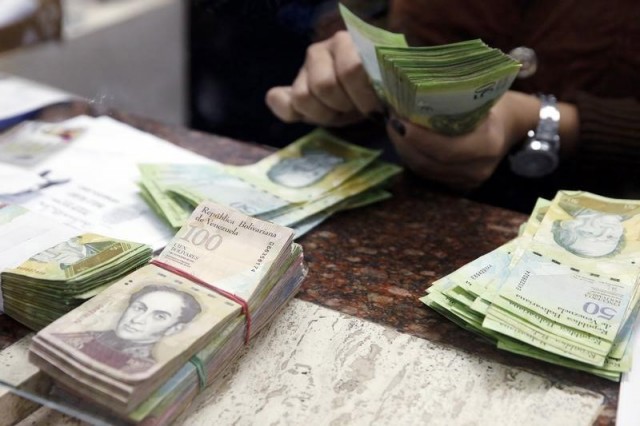Venezuela busca papel moneda ante falta de billetes de alta denominación