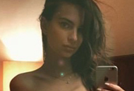 La rebuenota de Emily Ratajkowski comparte en redes sociales ESTE desnudo por error