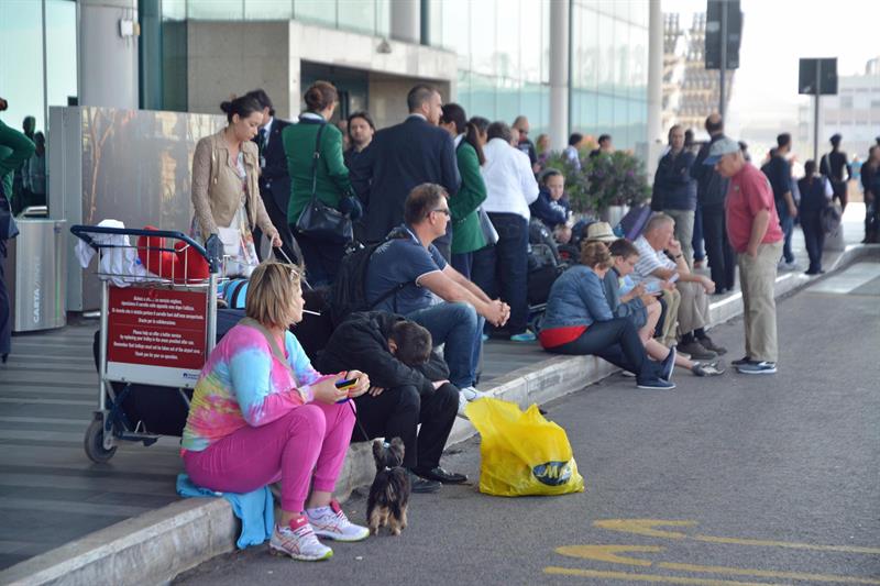 Huelga de controladores aéreos en Italia provocará cancelación de 721 vuelos