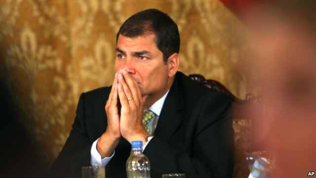 Correa dice que buscan “tumbar” su gobierno